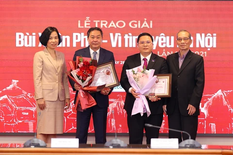Bui Xuan Phai Awards honour musician Hong Dang