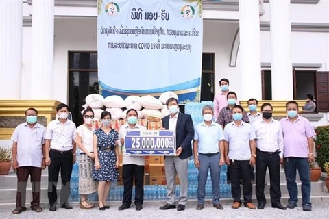 Vietnamese raise fund in support of Luang Prabang’s COVID-19 fight