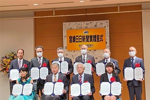 Vietnamese association in Japanese locality receives Miyanichi award 