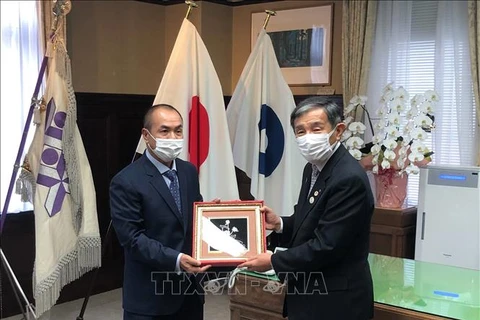 Wakayama pledges to facilitate Japanese investment in Vietnam
