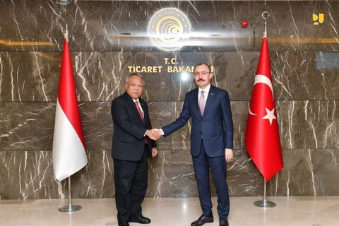 Indonesia calls on Turkish firms to invest in infrastructure sector