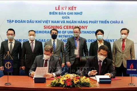  ADB, PetroVietnam team up to promote green energy development in Vietnam