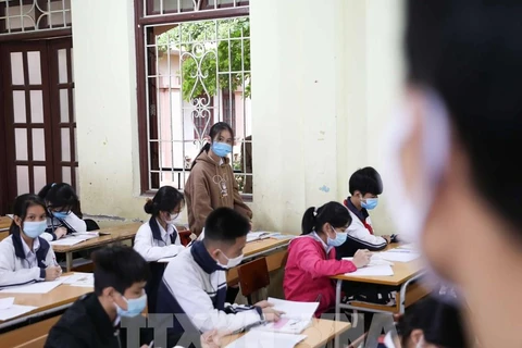 Hanoi suburban schools ready to receive students back, localities begin vaccination for children 