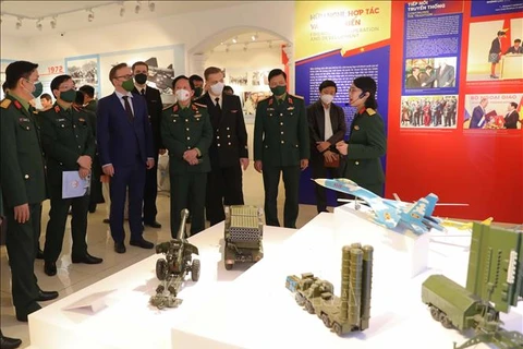 Exhibition on Vietnam – Russia friendship opens in Hanoi