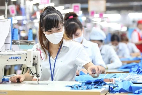 Nearly 28.2 trillion VND from unemployment insurance fund given to pandemic-hit labourers