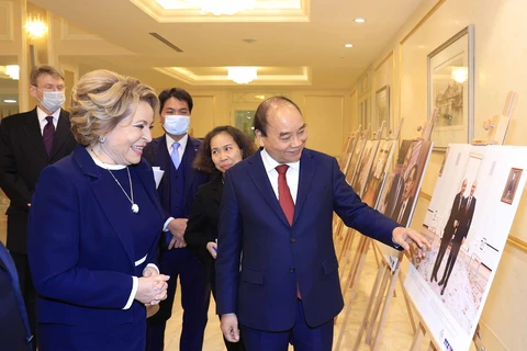 VNA, TASS hold photo exhibition on two-decade Vietnam-Russia strategic partnership