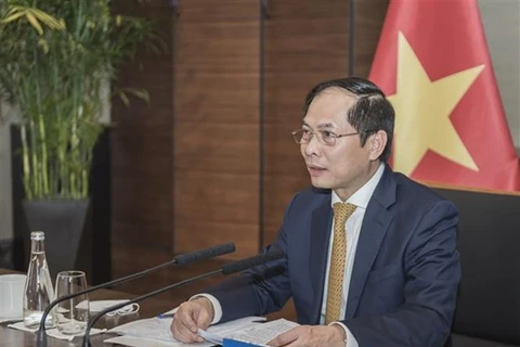 FM Bui Thanh Son holds meeting with Secretary of China’s Zhejiang Party Committee