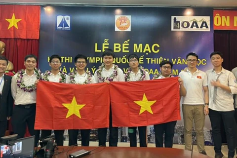  Vietnamese students win medals at Int’l Olympiad on Astronomy and Astrophysics 