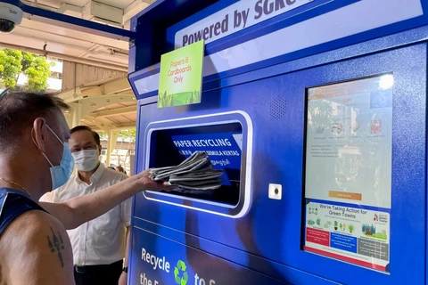 Singapore launches cash-for-recycling programme