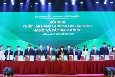 Conference connects tourism safely between Hanoi and other localities