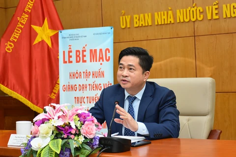 Mother language training course for overseas Vietnamese teachers wraps up