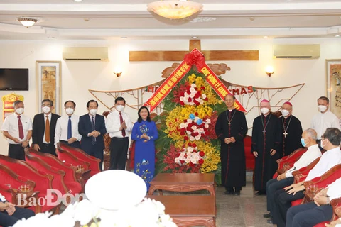 Party official extends Xmas greetings to Catholics of Xuan Loc Diocese