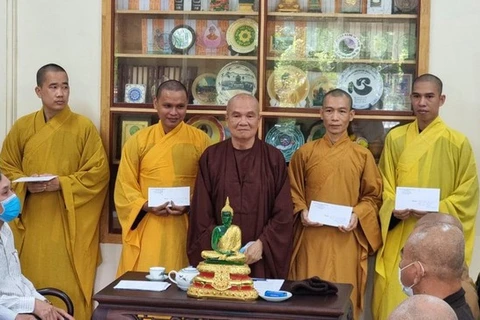 New heads of pagodas in Truong Sa appointed