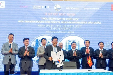Binh Duong, Gangnam district sign strategic cooperation deal