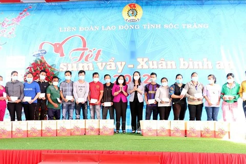 Soc Trang: Disadvantaged labourers get support for Tet 
