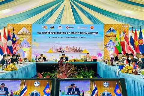 ASEAN ministers agree to re-open regional tourism 