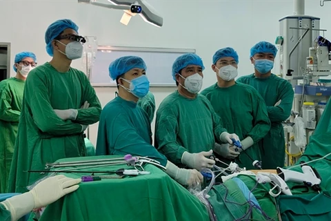 Vietnam’s first ABO-incompatible living-donor kidney transplant done at Cho Ray