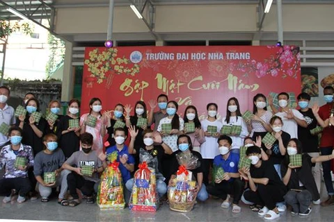 Lao students in Khanh Hoa experience Vietnamese Tet festival