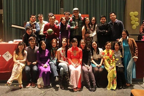 Vietnamese students in US celebrate Tet