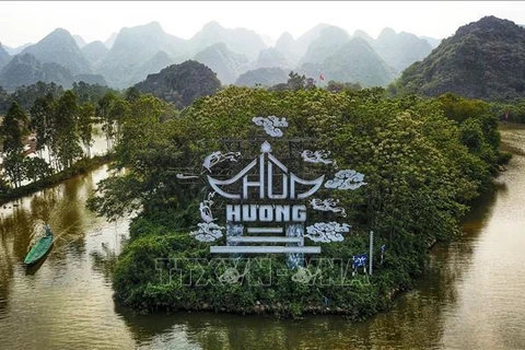 Hanoi allows re-opening of Huong Pagoda on February 16, cinemas, theatres on February 10