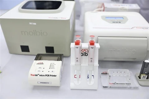US presents tuberculosis detection tools, medications to Vietnam