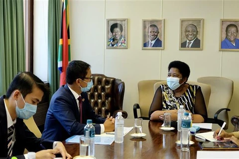 Vietnam seeks closer relations with South Africa