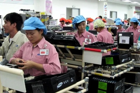 Vietnam pins high hope on export of phones, components 