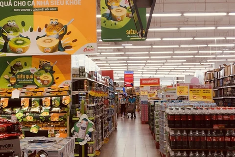 Prices of food, foodstuffs and dining services edged up 1.54 percent in February, causing the overall CPI of the month to advance 0.52 percentage points. (Photo: VietnamPlus)