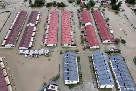 Malaysia: Floods force thousands of people to evacuate 