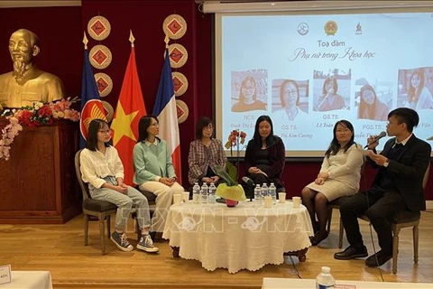 Seminar highlights strong research passion of Vietnamese women scientists in France