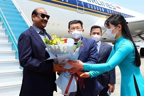 Indian lower house speaker arrives in Hanoi, starting official visit to Vietnam