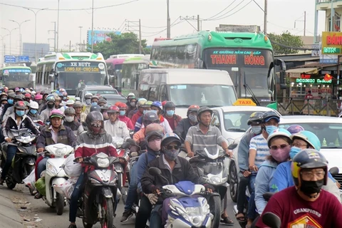 HCM City’s transport authorities eye toll on vehicles entering downtown