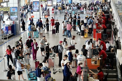 Tickets of flights, trains sold out for upcoming four-day holidays