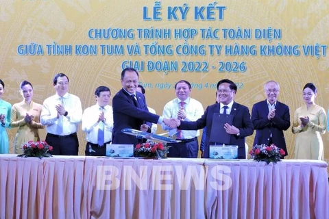 National flag carrier, Kon Tum province cooperate in investment, tourism promotion