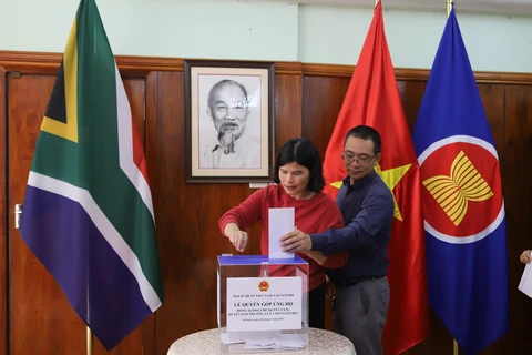 Fundraising held in South Africa to support islanders, solders in Truong Sa