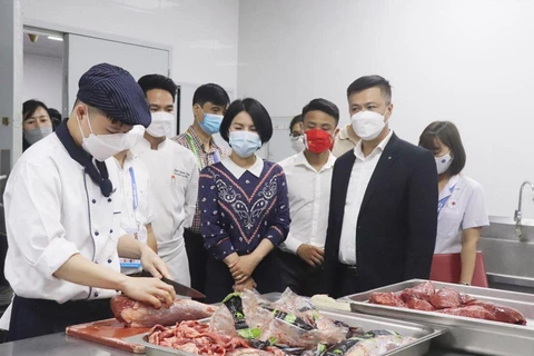 Hanoi health department checks food services at two SEA Games 31 hotels