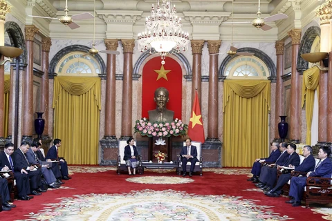 President hosts Lao People’s Supreme Court leader