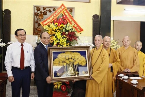 President, VFF leader congratulate Buddhists on Lord Buddha’s birthday