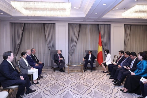 Vietnamese PM receives leaders of US companies in New York