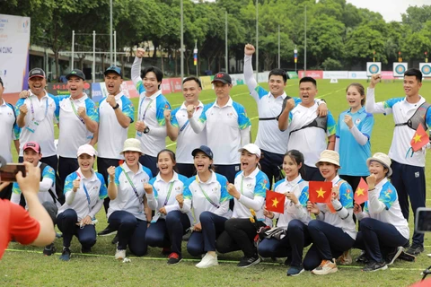 Vietnamese archers reach team recurve finals of SEA Games 31