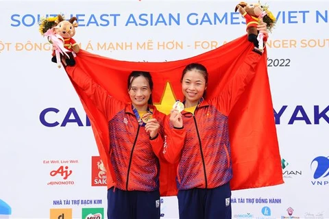 Two more gold medals for Vietnamese rowers at SEA Games 31
