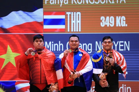 Vietnamese weightlifters set six new records at SEA Games 31