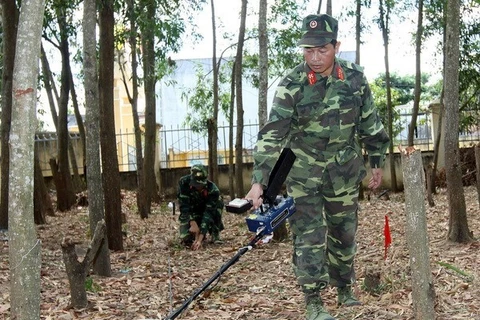 Quang Binh works hard on bomb and mine clearance 