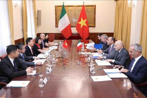 Vietnam, Italy hold 4th political consultation