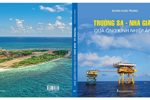 Photo exhibition spotlights Truong Sa archipelago, DK1 platform 