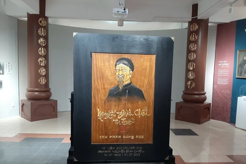 Calligraphy book on poet Nguyen Dinh Chieu recognised as world record