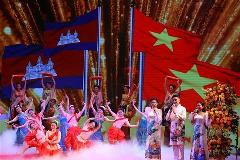 Cultural, art activities mark Vietnam-Cambodia diplomatic ties