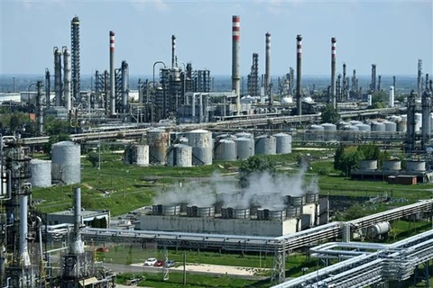 Indonesia, Russia to build 16 billion USD refinery in East Java