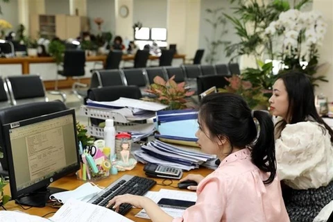 Hanoi’s budget collection climbs nearly 25% in seven months