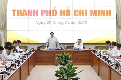 Government to work with HCM City regularly to boost city’s growth: PM